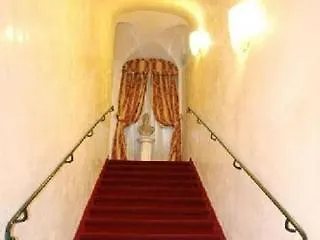 Hotell San Silvestro Rom